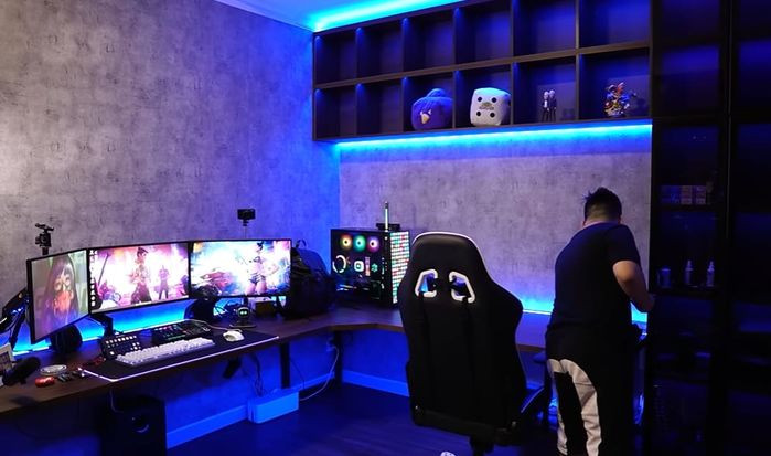 Phòng stream của Xemesis cực kỳ lung linh. Ảnh: YouTube Xemesis