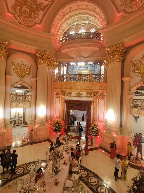 Nhiều người cho rằng nếu vào trong cung điện Thành Thắng mà không có bản đồ thì rất dễ bị lạc. Ảnh: Dân việt