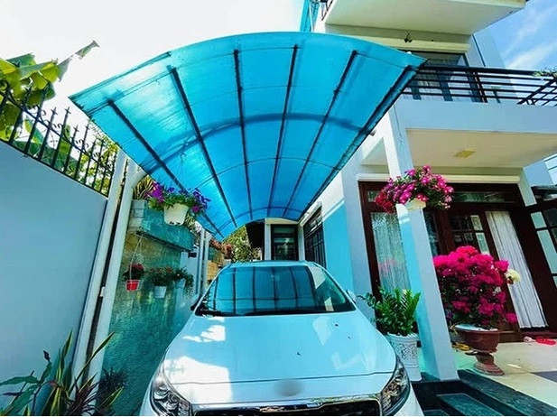 Đầu năm 2021, vợ chồng Mạc Văn Khoa chuyển sang sống ở căn biệt thự trị giá 50 tỷ nằm ngay khu đất vàng ở quận 2, rộng khoảng 500 m2. Ảnh: FBNV