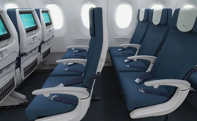 Airbus A321 có tốc độ đạt 950km/giờ, chiều dài máy bay lên tới 44,51m, sải cánh 34,1m, chiều cao 11,76m, tầm bay đạt 5.600km cùng với sức chứa 184 hành khách/chuyến. Ảnh; VNA