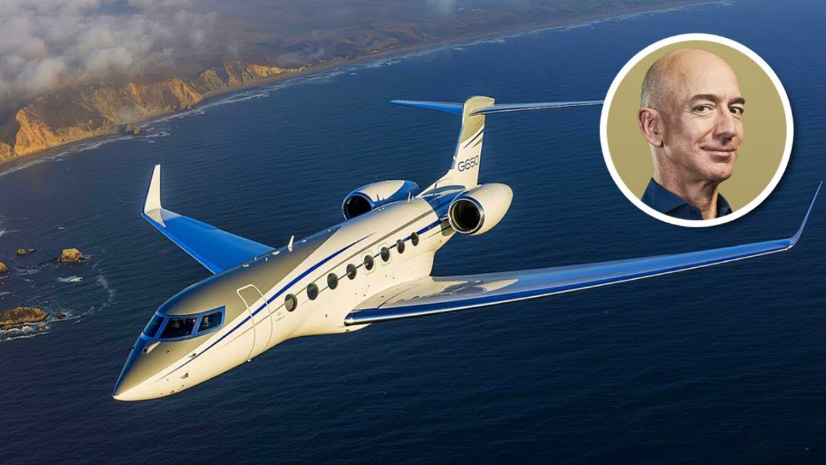 Tỷ phú Jezz Bezos thường xuyên đi công tác trên chiếc máy bay tư nhân đường dài Gulfstream G650ER. Ảnh: YouTube