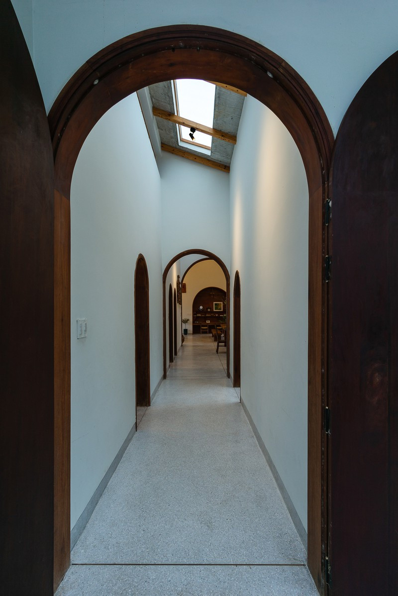 Khu giặt phơi và kho được bố trí phía cuối hành lang trong nhà.