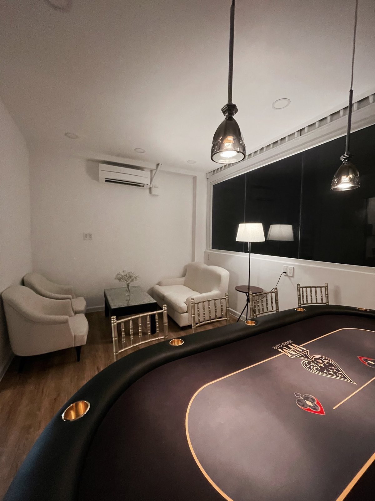 Phòng bida đáp ứng nhu cầu giải trí.