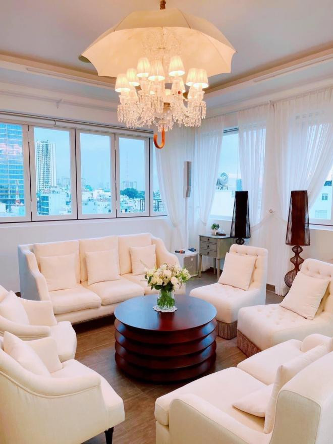 Không còn hoạt động showbiz nhưng Lý Nhã Kỳ vẫn có nguồn thu nhập khủng từ việc kinh doanh.