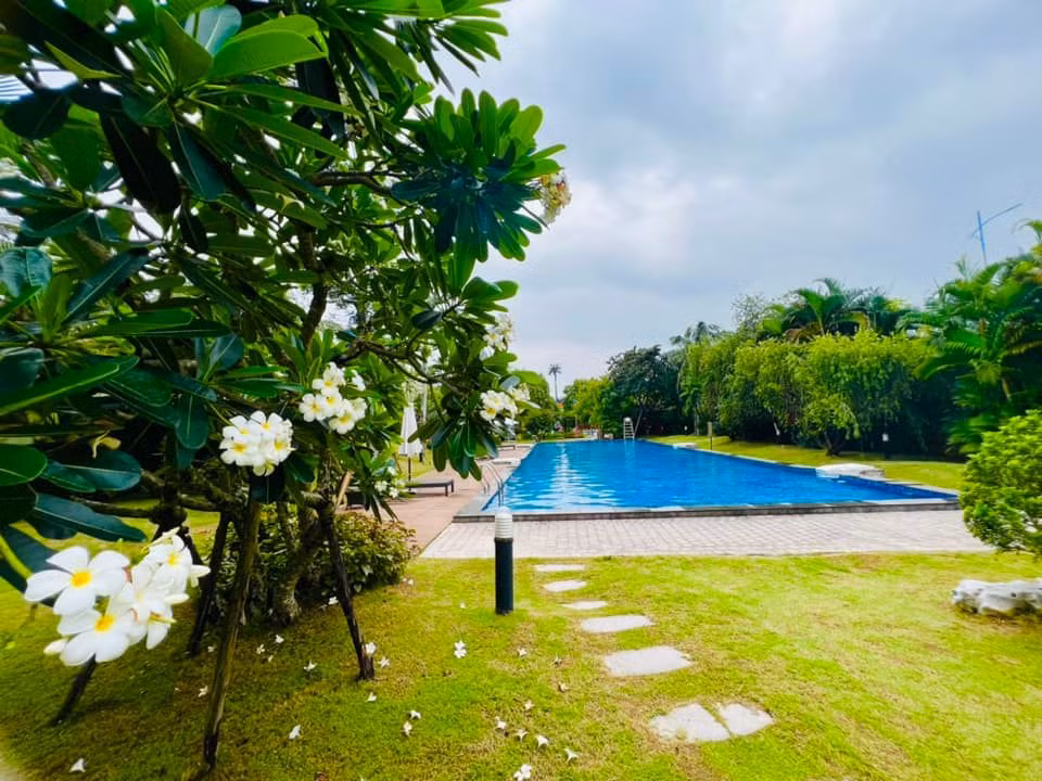 Nữ diễn viên cho biết, cô tự cho bản thân được lười biếng một hôm để đi resort nghỉ dưỡng "tại gia".