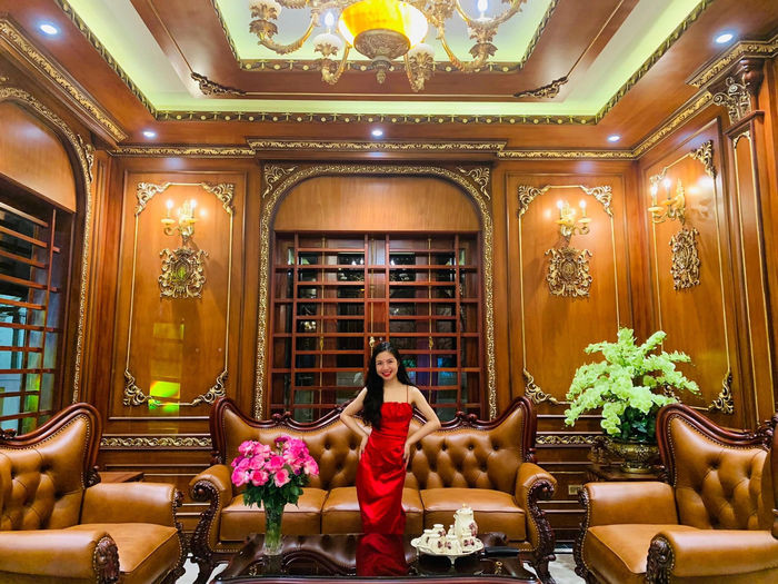 Căn nhà khang trang với tổng trị giá 3,7 tỷ đồng là món quà mà cô và anh trai dành tặng đến bố mẹ. Ảnh: Nguyễn Hà