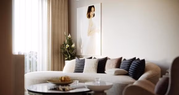 Căn nhà của bố mẹ Lan Phương có tông màu trắng, be, xám thanh lịch.