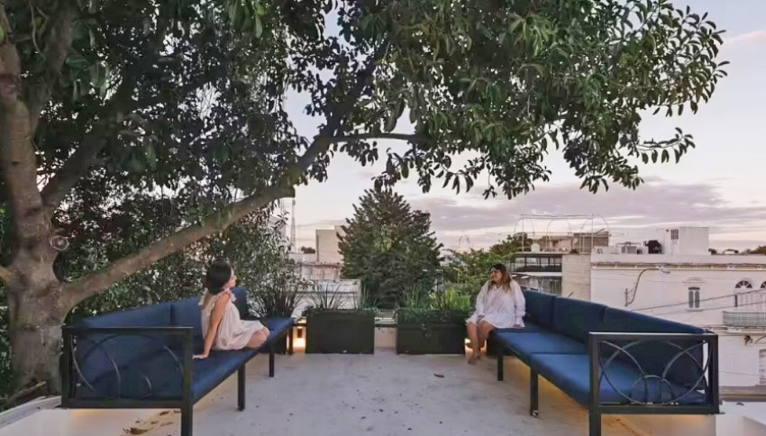 Có thể nói, ngôi nhà độc đáo này đã mang đến cho chủ nhân một điều kiện sống thật thơ mộng và thoải mái với những không gian cá tình nhưng vẫn thật duyên dáng.