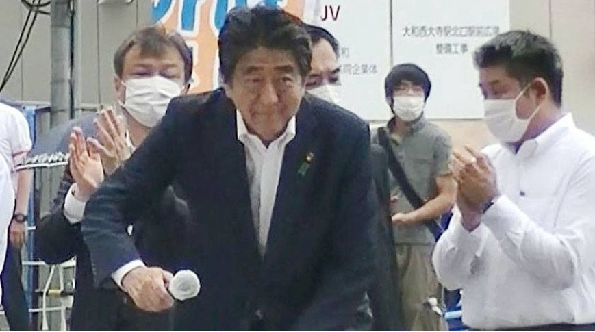 Lo hong an ninh trong vu ong Abe bi am sat