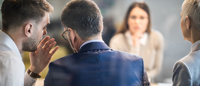 Vi pham giao dich chung khoan tai cac nuoc bi phat ra sao?