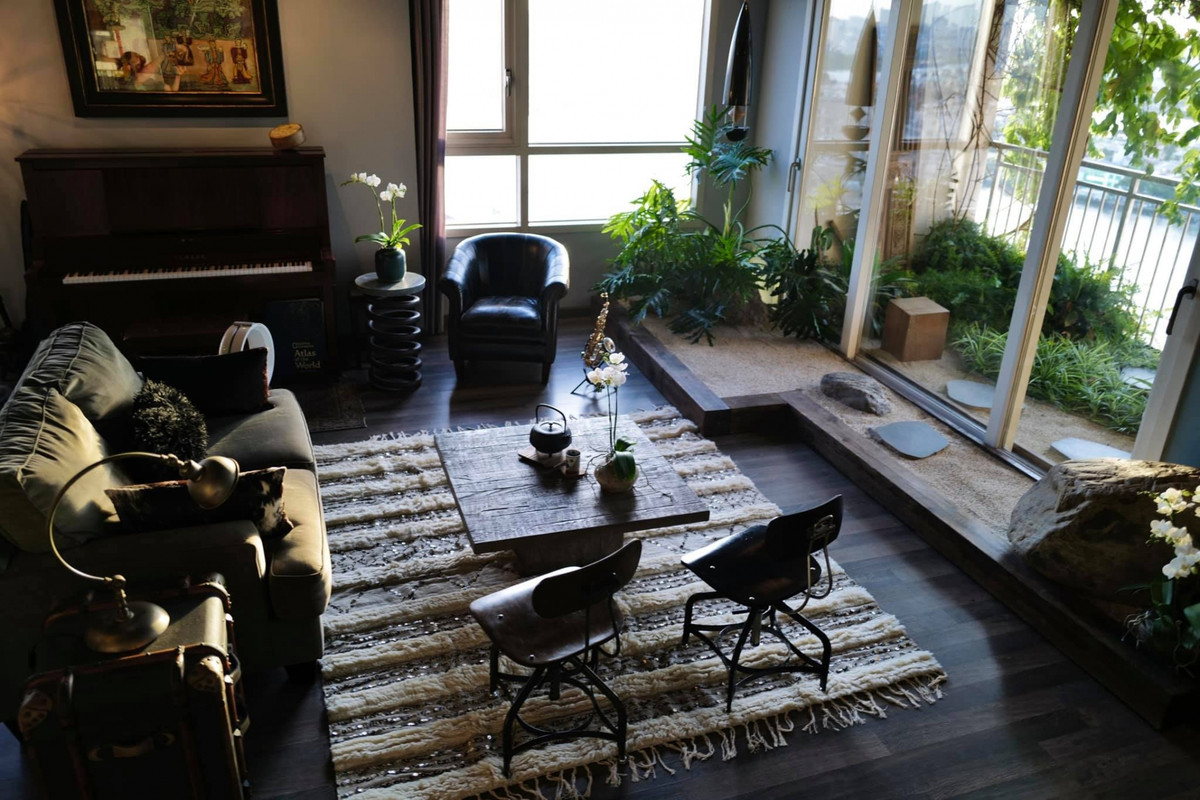 Căn hộ của diva Hồng Nhung nằm ở tầng 18 của chung cư ở quận 2, nay thuộc Thành phố Thủ Đức, có diện tích 203m2.