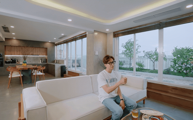 Qua đoạn video giới thiệu, khán giả không khỏi xuýt xoa trước độ hoành tráng của cơ ngơi mới mà Ngô Kiến Huy sở hữu. Ảnh chụp màn hình