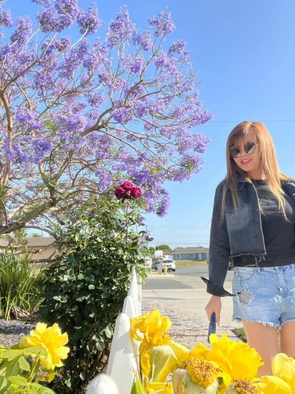 Khu vườn ngập tràn hương hoa.