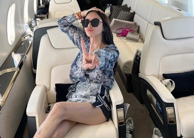 Kim Lim là một trong những rich kid đình đám nhất đảo quốc sư tử. Trên trang cá nhân, Kim Lim thường xuyên chia ảnh về cuộc sống sang chảnh khiến không ít người ghen tỵ. Ảnh: @kimlimhl.