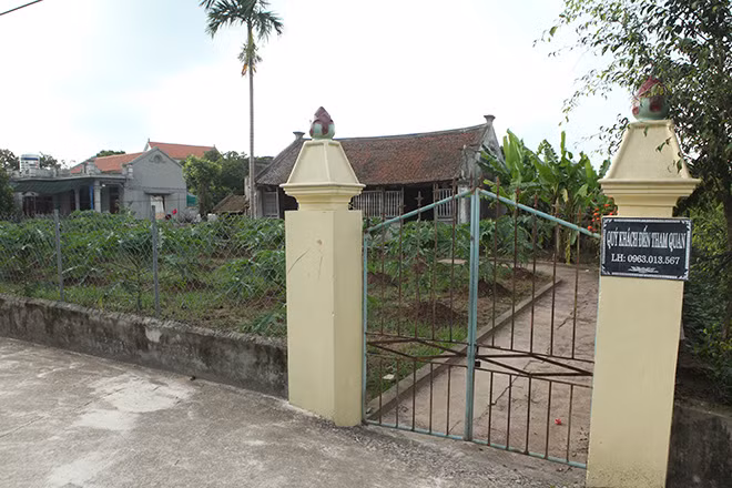  Ngôi nhà Bá Kiến mang kiến trúc kiểu thôn quê Bắc Bộ những năm đầu thế kỷ 20. Nhà xây trên khu đất rộng chừng 900m2 tại làng Đại Hoàng (xã Hòa Hậu, huyện Lý Nhân, tỉnh Hà Nam). Ảnh: Nld