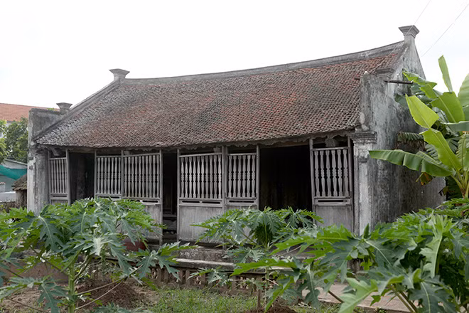 Cụ Cựu Hanh thuê một nhóm thợ mộc hơn 20 người ở phủ Lý Nhân thi công suốt gần gần 1 năm mới xong. Ảnh: Dân Việt