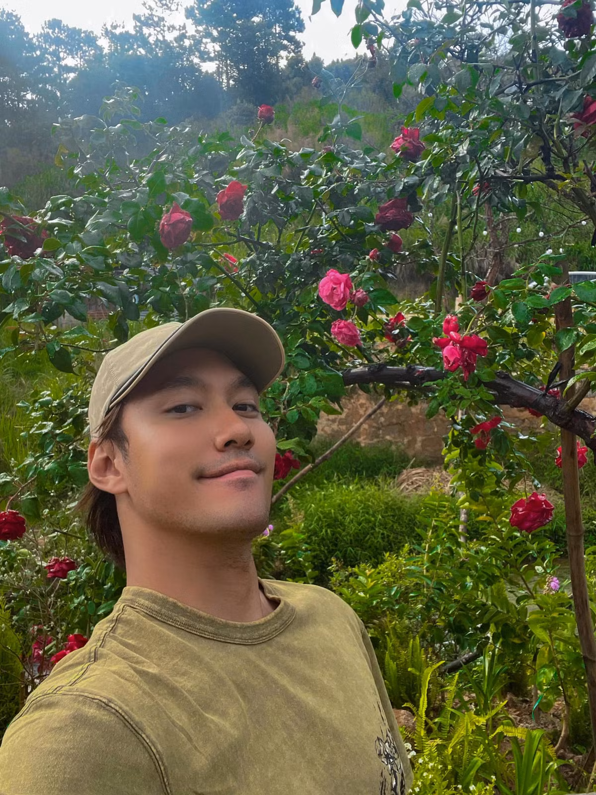 Khu vuon dep nhu tien canh o Da Lat cua Ly Qui Khanh