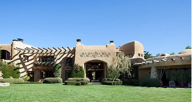 Nam tài tử thắng giải Oscar sống trong căn biệt thự trị giá ước tính 42 triệu USD với vợ Jada Pinkett-Smith. Ảnh: Architectural Digest