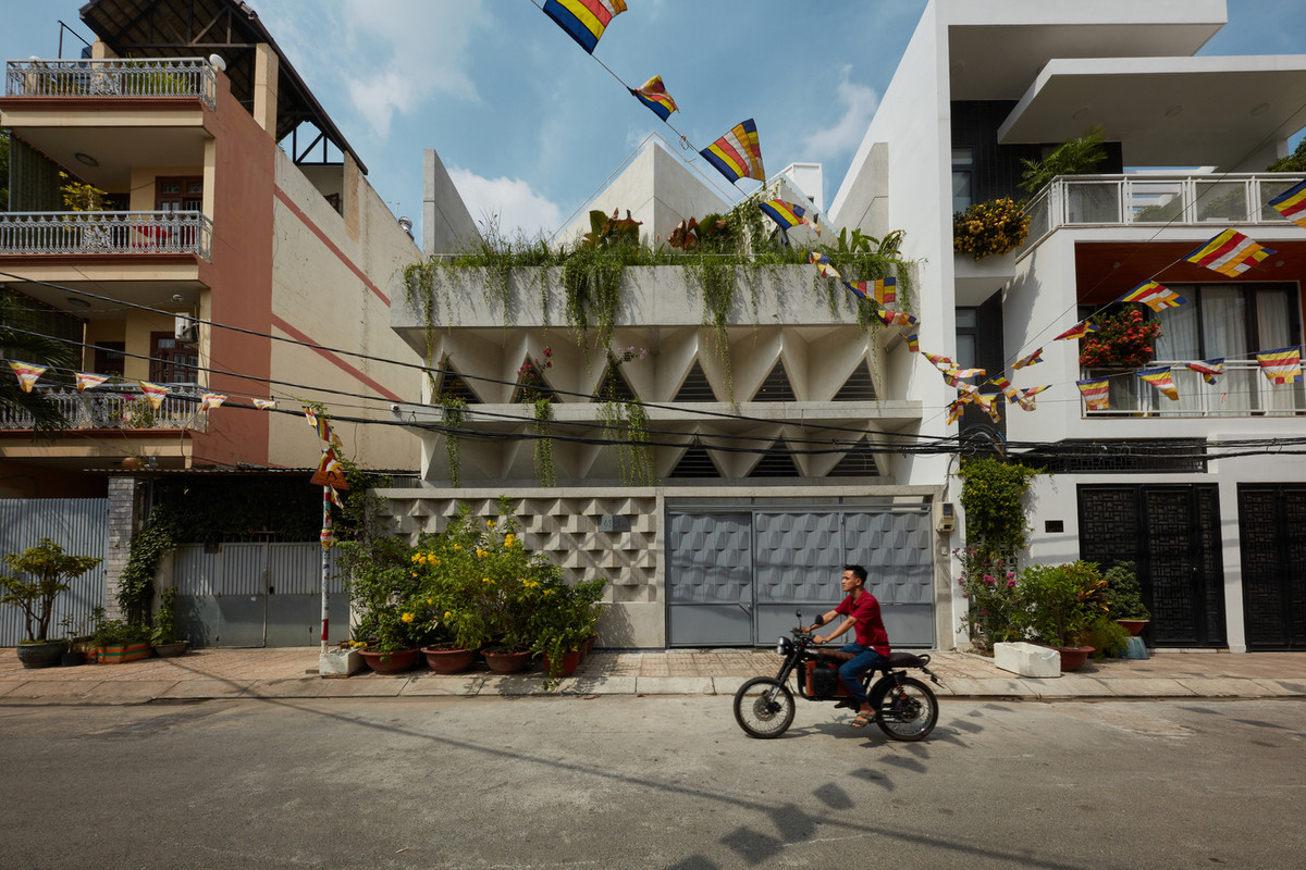 Báo Mỹ “ngẩn ngơ” trước ngôi nhà ngôn ngữ tam giác ở Sài Gòn Bao My “ngan ngo” truoc ngoi nha ngon ngu tam giac o Sai Gon