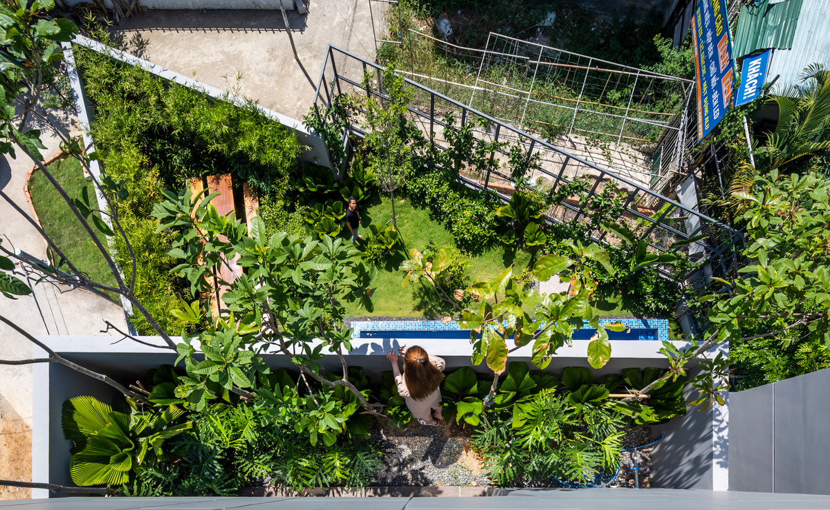 Gia chủ là cặp vợ chồng trẻ, mong muốn xây dựng một căn nhà phá cách, khác với những thiết kế truyền thống.