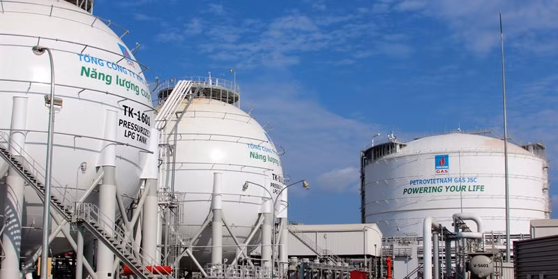 Gia xang len cao, diem loat doanh nghiep xang dau lai dam-Hinh-2