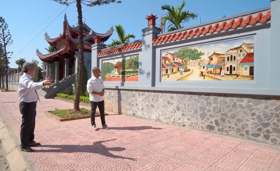 Khuôn viên chính của nhà thờ có diện tích 5.000m2, khu vực vườn phía sau rộng 5.000m2 và còn 25.000m2 đất chưa khai thác.