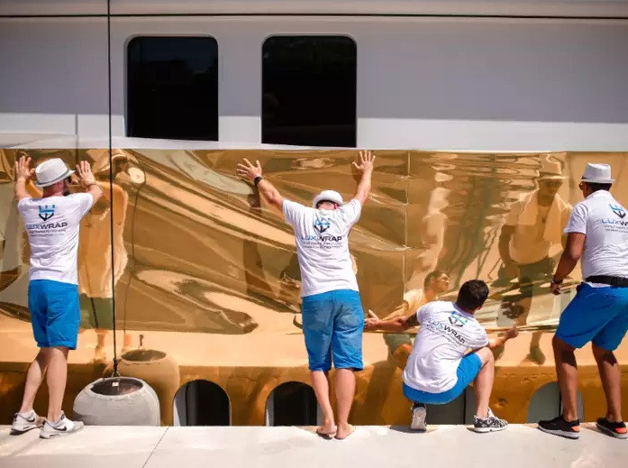 Theo chia sẻ của công ty chuyên bọc du thuyền LuxWrap, đây cũng là du thuyền lớn nhất thế giới được bọc lớp vỏ ngoài như vậy.