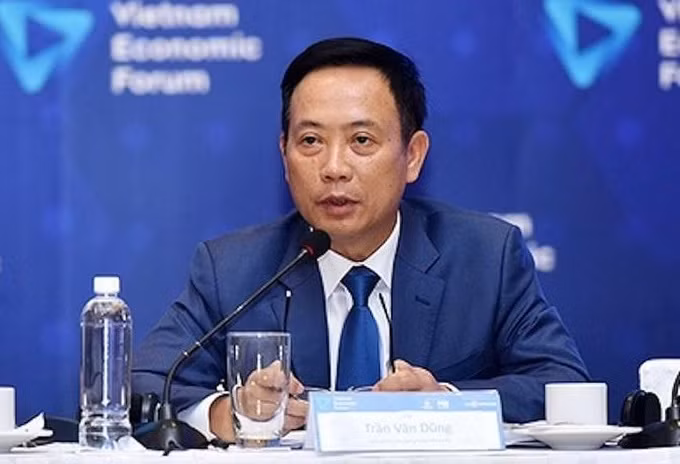 Cach chuc Chu tich Uy ban Chung khoan Nha nuoc Tran Van Dung