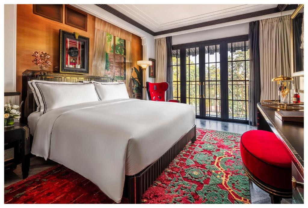 Mỗi phòng nghỉ là một phiên bản khác nhau, nội thất được nghiên cứu và chuẩn bị kỹ lưỡng không trùng lặp. Ảnh: Booking