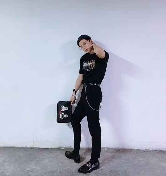 Nhiều bức hình của Anh Tú khiến fan trầm trồ bởi độ đẹp trai cây hàng hiệu chất lừ khi xuất hiện tại các sự kiện hoặc những dịp đi du lịch cùng bạn gái Diệu Nhi. Ảnh: FB Anh Tú