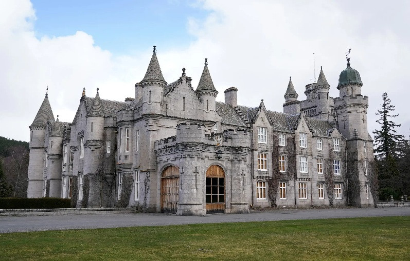 Lâu đài Balmoral là nơi nghỉ ngơi vào mùa hè của gia đình hoàng gia trong suốt 200 năm qua. Ảnh: Getty