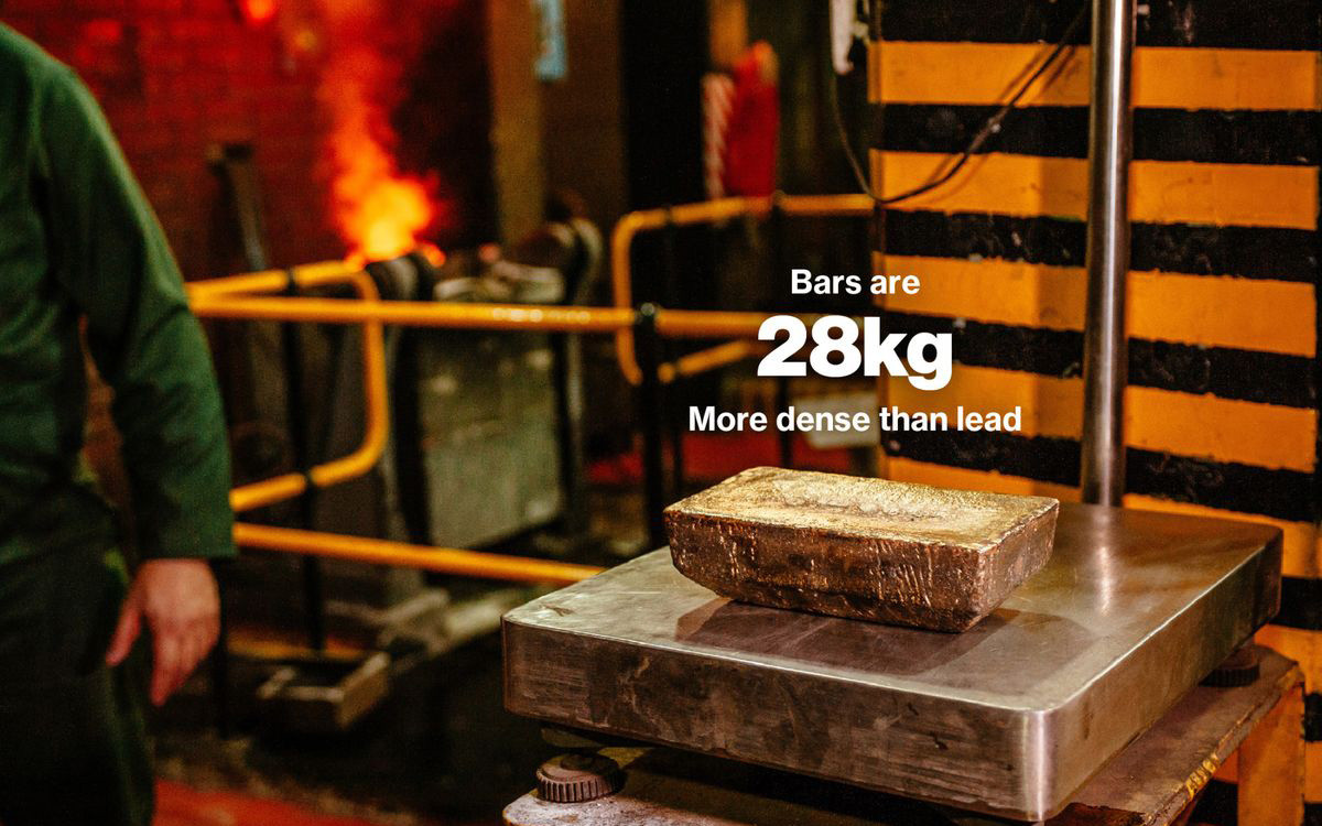 Mỗi thỏi vàng ở đây nặng tới 28 kg.