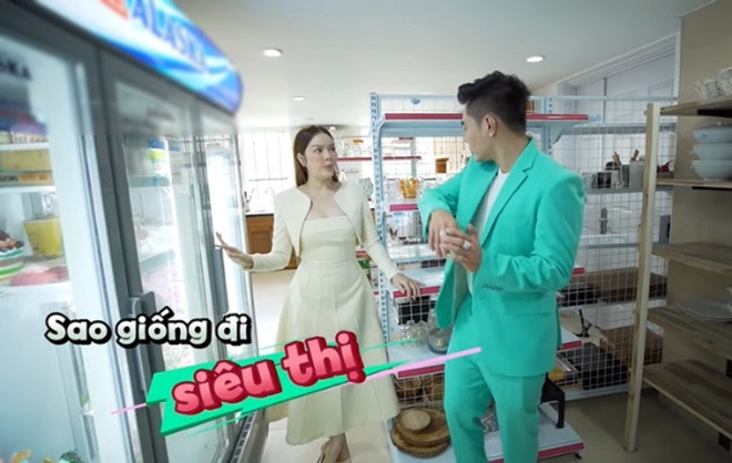 Căn nhà có tới 2 tầng bếp. Lý Nhã Kỳ cho biết mỗi tủ lạnh sẽ được cất giữ những thứ khác nhau từ hoa, bánh ngọt đến rau củ, trái cây...Ảnh chụp màn hình