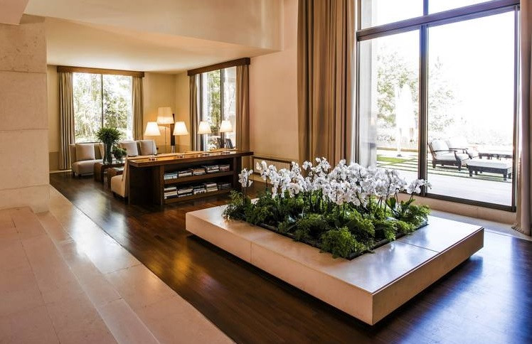 Tầng trệt gồm nhà bếp lớp và trò chơi. Ảnh: Beiruting