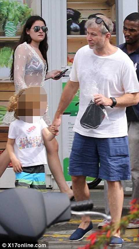 Còn tỷ phú Roman Abramovich có kỳ nghỉ năm mới 2016, đón giao thừa tại hòn đảo Saint Barth ở Caribe cùng vợ và con. Ảnh: DM