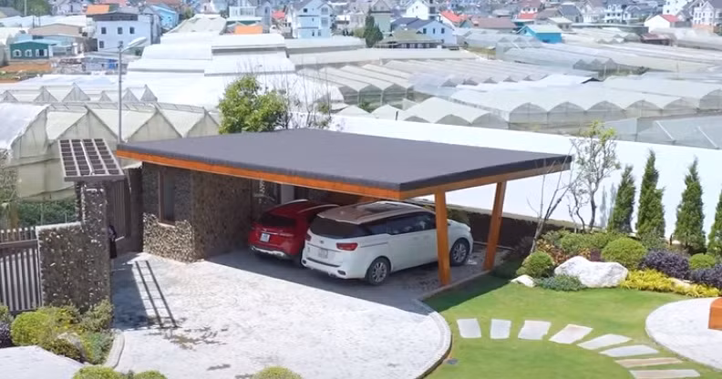 Gara để được 2 chiếc ô tô.