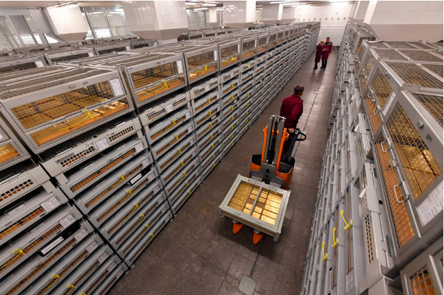 Tổng khối lượng vàng trong dự trữ quốc tế của Ngân hàng Trung ương Nga đã vượt quá 1.800 tấn. Ảnh: RT