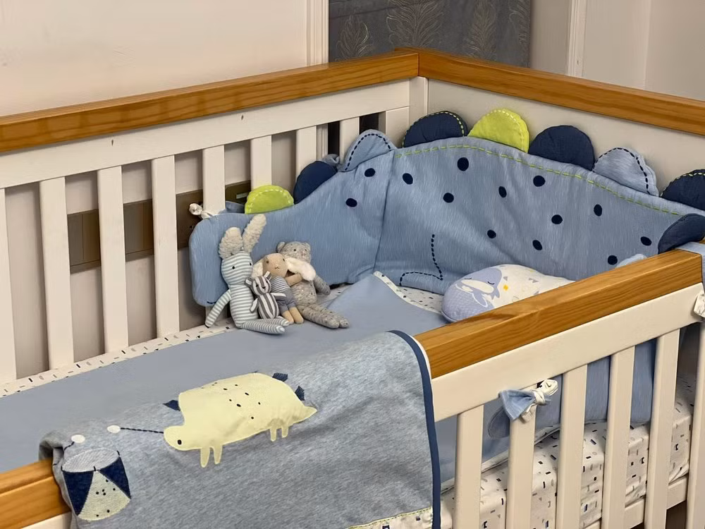 Nam diễn viên cũng chuẩn bị riêng một phòng cho em bé. Ảnh: FB Quý Bình Lê