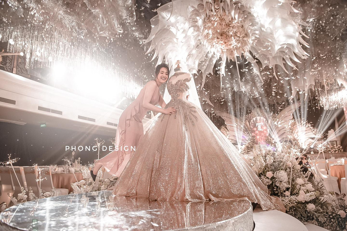 Không gian tiệc cưới lộng lẫy như cổ tích. Ảnh: Phong Design