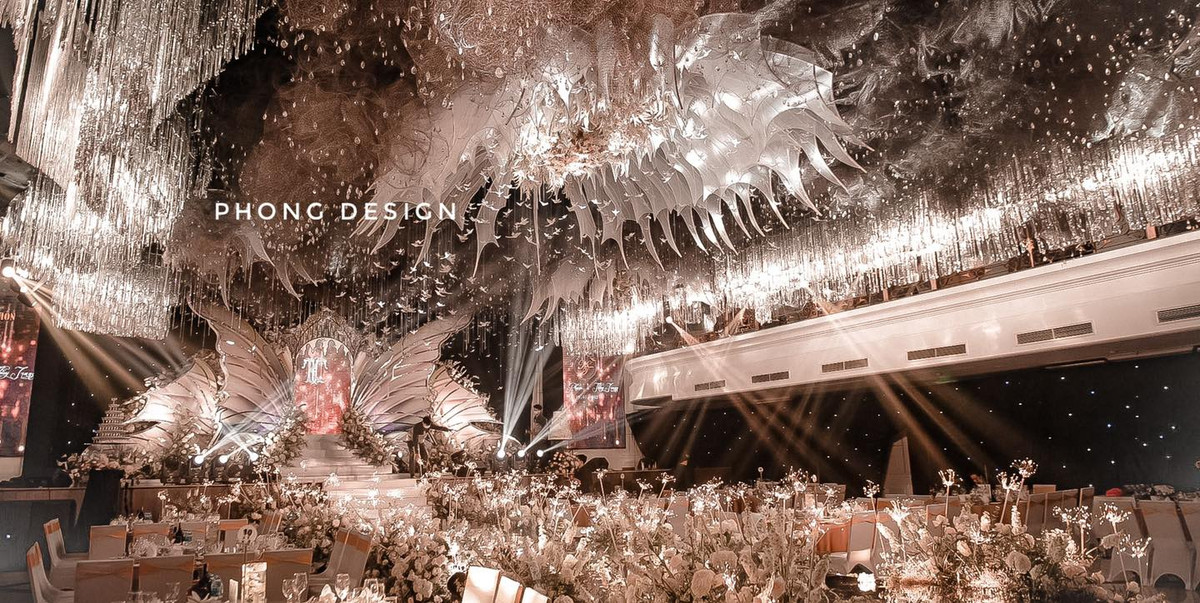 Đơn vị tổ chức trực tiếp cho sự kiện không tiết lộ rõ những con số chi phí trong đám cưới nhưng ai cũng đoán đó là một con số không nhỏ. Ảnh: Phong Design