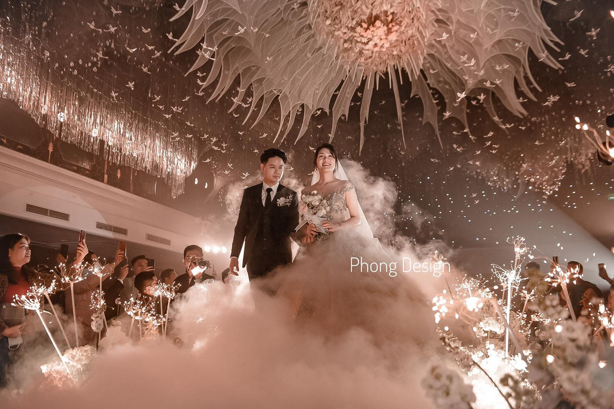 Đám cưới được tổ chức ở khách sạn 5 sao tại Ninh Bình với quy mô khá lớn. Ảnh: Phong Design