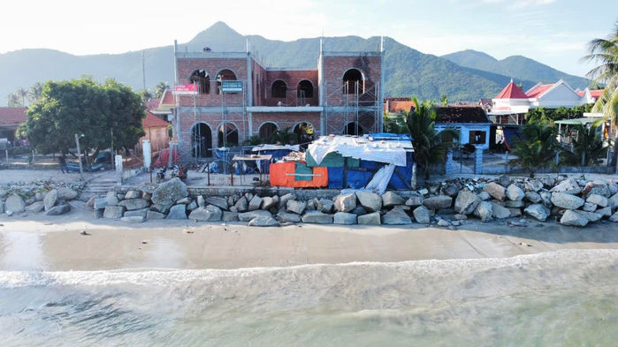 Hiện tại, căn biệt thự ven biển của vợ chồng Phan Như Thảo vẫn đang trong quá trình xây dựng.