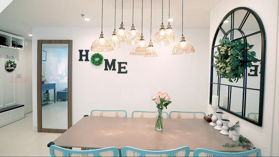 Khu vực bàn ăn được bố trí ở một góc riêng. Ảnh: 2dep