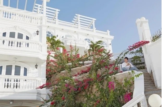 Nathan Lee còn sở hữu biệt thự 300 tỷ ở Hà Nội và biệt thự 600 tỷ ở Vũng Tàu. Ảnh: FBNV