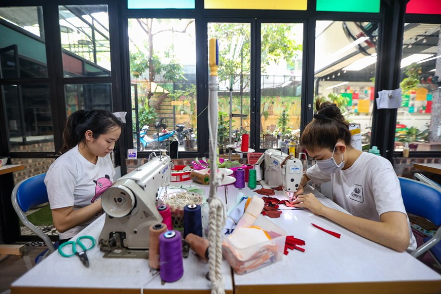 Theo anh Phạm Hoài Việt (Chủ doanh nghiệp xã hội Kym Việt), đây là hoạt động bên lề, hưởng ứng ngày hội thể thao Đông Nam Á và mong muốn truyền tải thông điệp bảo vệ động vật hoang dã nói chung và với loài Sao La nói riêng. Ảnh: Vietnam+