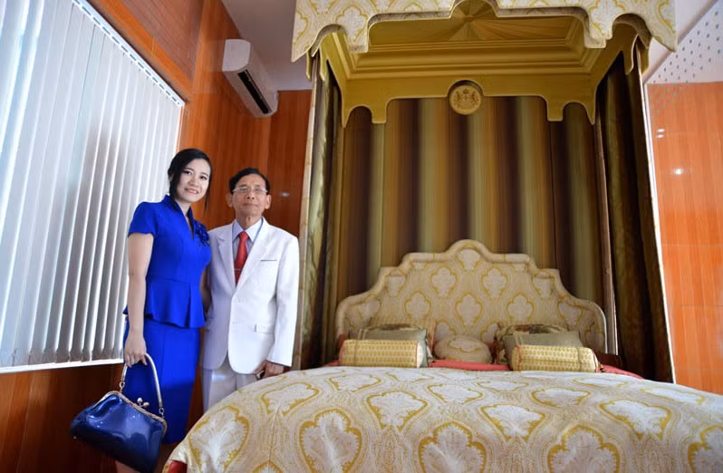Không chỉ thế, ông sẵn sàng chi tới 6 tỷ đồng để sắm giường cưới cho hai vợ chồng. Ảnh: Vietnamnet