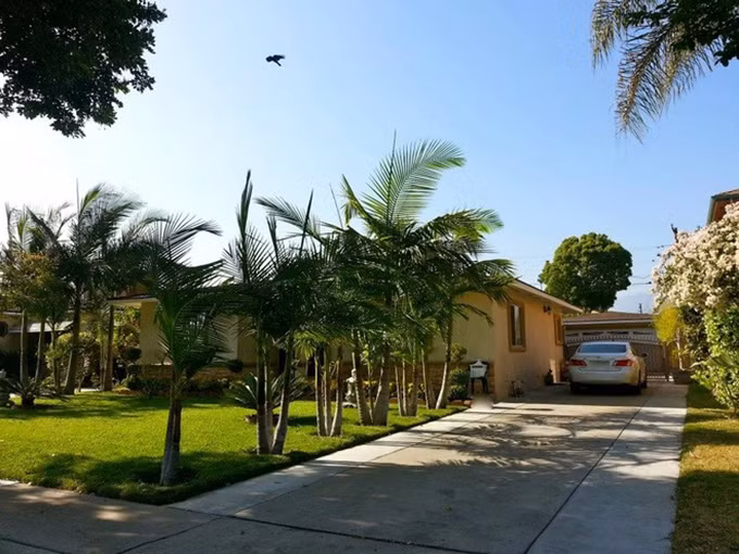 Nhờ vậy, khối tài sản của Quang Lê không hề nhỏ khiến khán giả không khỏi trầm trồ. Trong đó phải kể đến căn nhà vườn ở ngoại ô California (Mỹ). Ảnh: FBNV