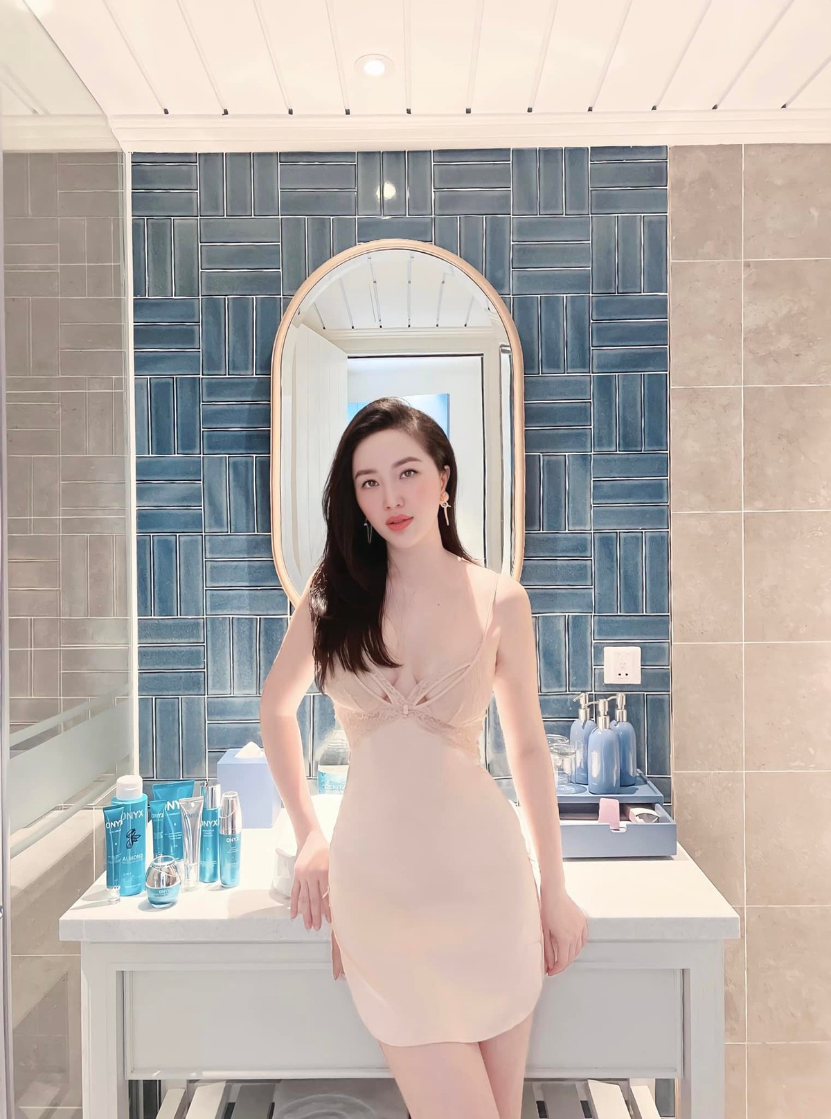 Ca sĩ Bảo Thy sinh năm 1988, nổi tiếng từ khi đạt danh hiệu Miss Audition 2006 và là chủ nhân của hàng loạt bản hit đình đám. Ảnh: Yan