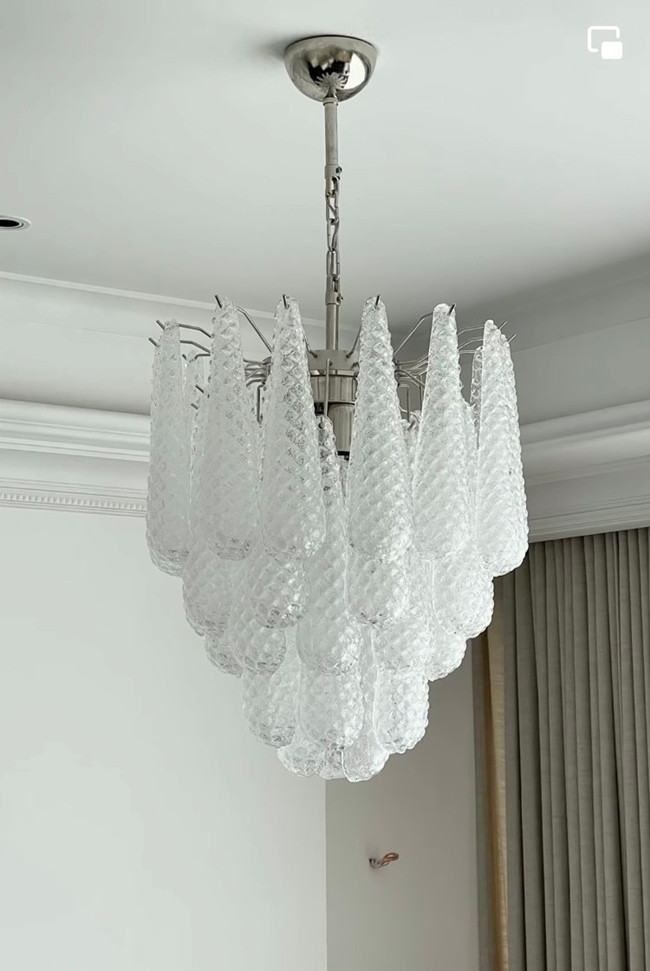 Toàn bộ căn nhà do Đức Phúc lên ý tưởng thiết kế và chọn lựa nội thất. Ảnh chụp màn hình