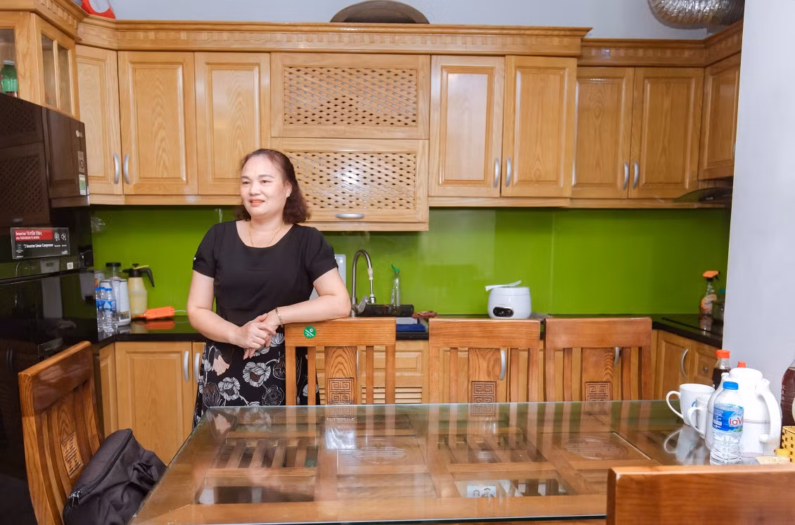 Phòng bếp tối giản, không bài trí quá nhiều đồ đạc. Ảnh: Ngoisao